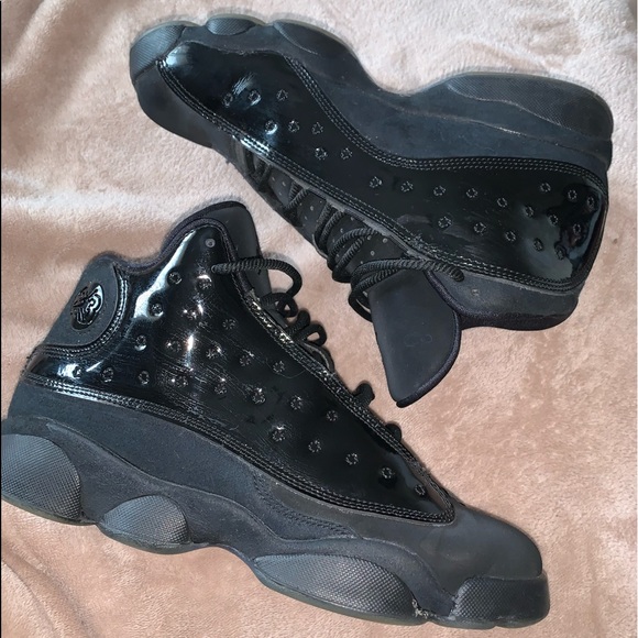 Cap and Gown Retro 13s - Picture 1 of 2
